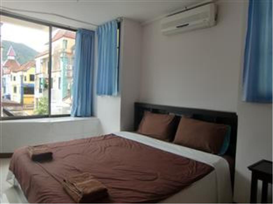 Happy Guest House Phuket Extérieur photo